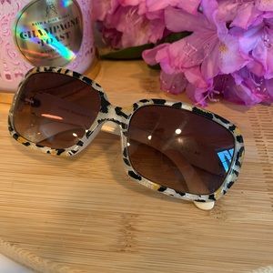Leopard print sunglasses